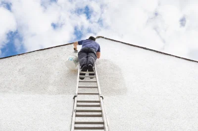 Peinture extérieure à Moustier — façades et ravalement